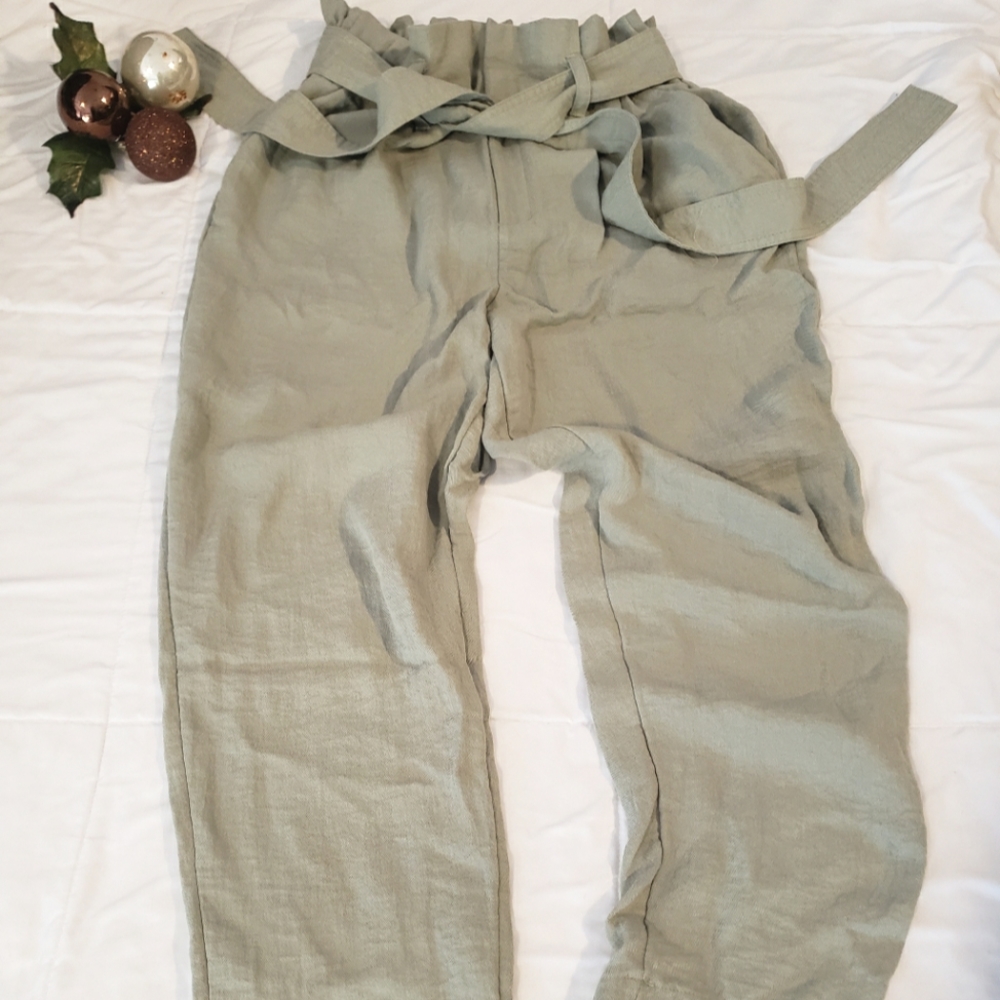 High waisted flowy pants.
